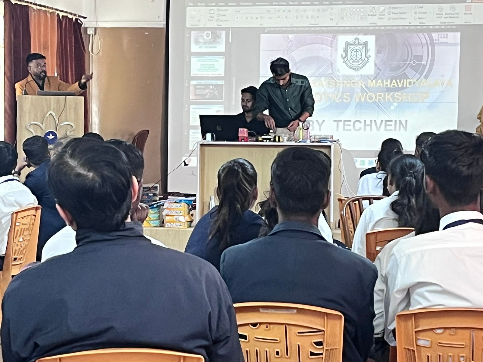 Workshop on Robotics & Artificial Intelligence is organized by the department of CA & IT by Techvien for the students of BCA and B.Sc. IT. 