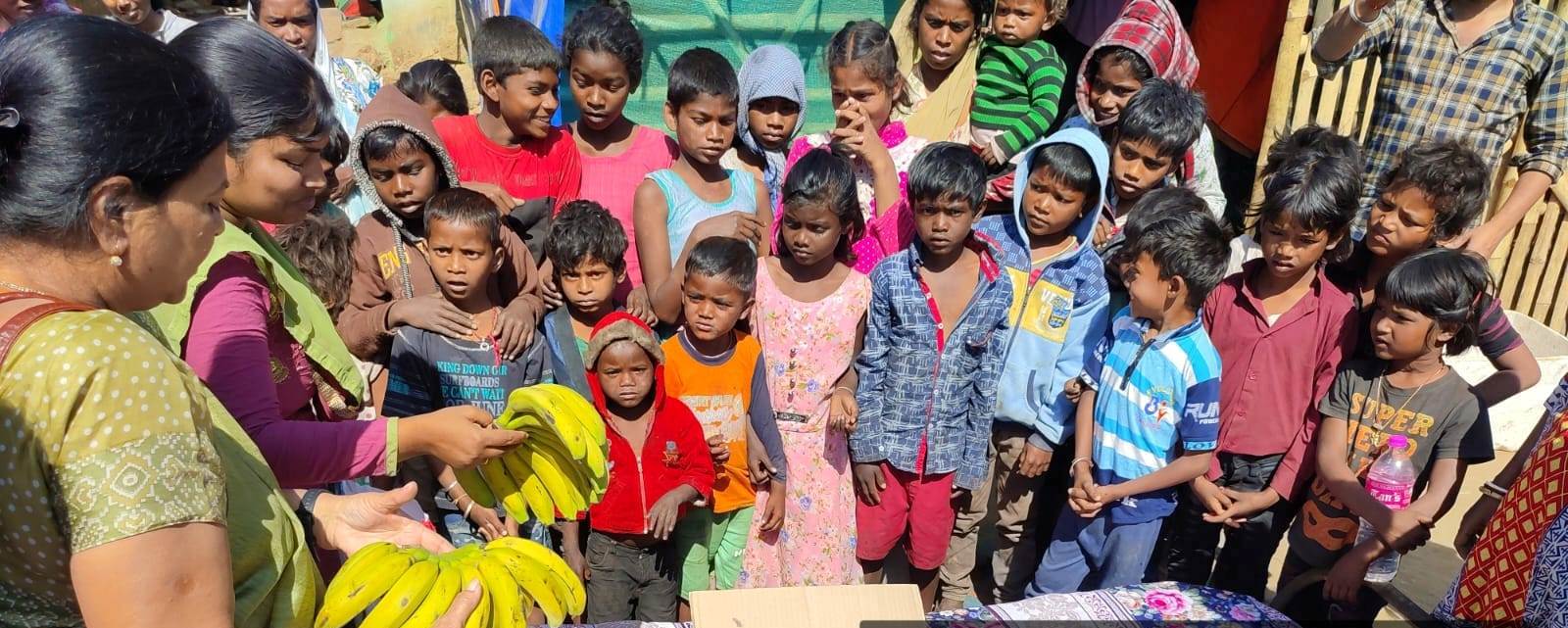 Team Pehchan under the aegis of the IQAC of the College and in collaboration with the Inner Wheel Club of Ranchi South carried out a Clothes Distribution Drive